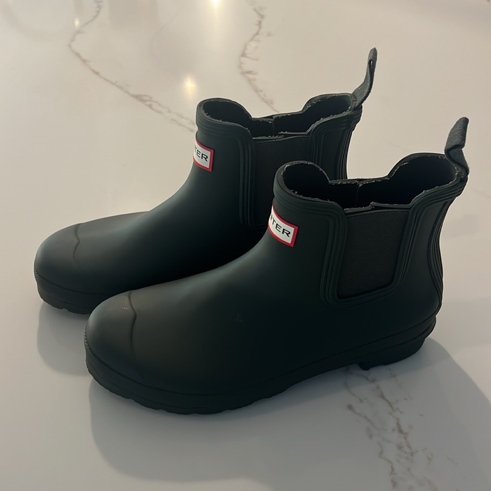 Women’s Hunter Original Chelsea Boots Size 8 Olive Green